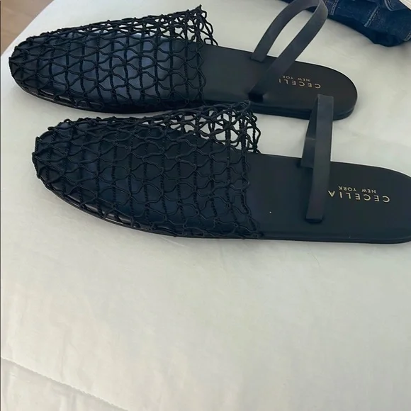 CECELIA NEW YORK Black Mesh Slide Sandals - Picture 2 of 3